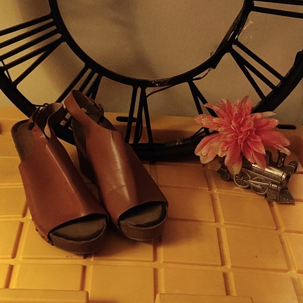 Rouge helium wedges